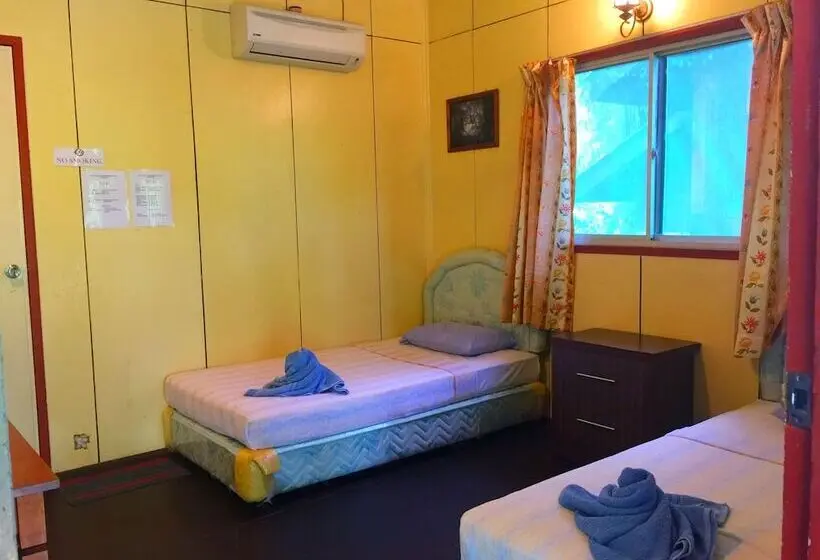 スタンダードルーム, Sukau Backpackers B&b