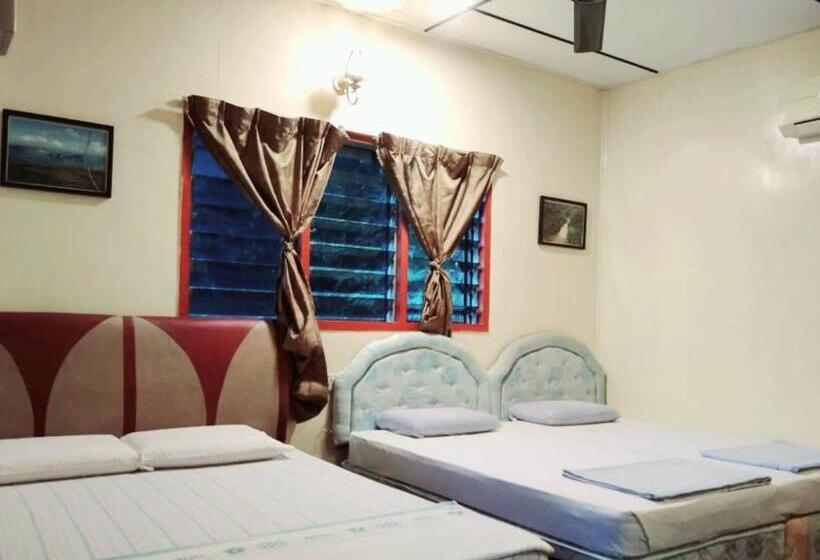 חדר אקזקיוטיב, Sukau Backpackers B&b