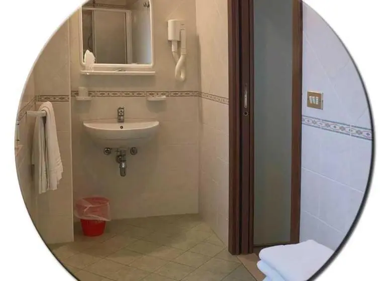 Pokój Czteroosobowy Standard Widok Morze, Amedea