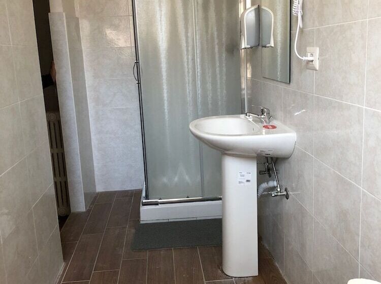 标准单人间共用浴室, Albergo Corvetto Corso Lodi