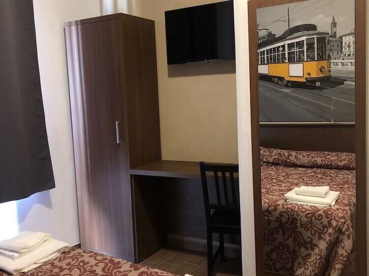 اتاق استاندارد با سرویس بهداشتی مشترک, Albergo Corvetto Corso Lodi