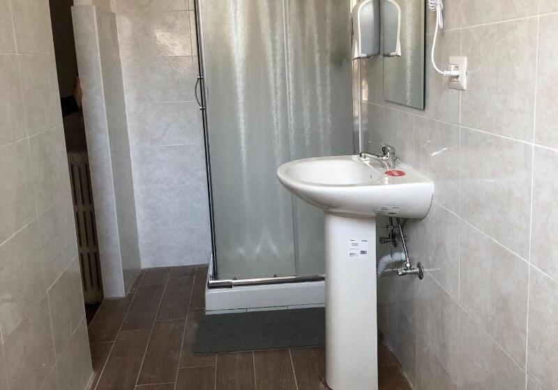 带共用浴室的标准房间, Albergo Corvetto Corso Lodi