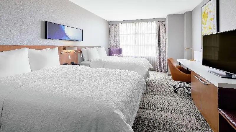 キングサイズベッドのスタンダードルーム, Hilton Garden Inn Salamanca