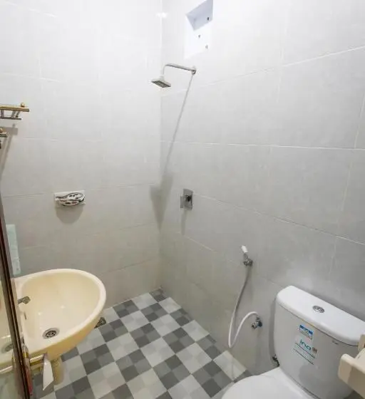 Cameră Superioară, Lestari