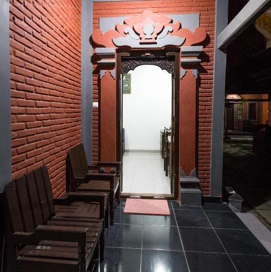 발코니가 있는 스위트, Lestari