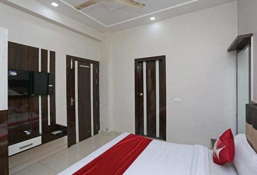 三人经典房间, Oyo 13475 Kn Plaza