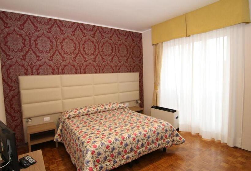 Семейный Номер, Ristorante Vittoria