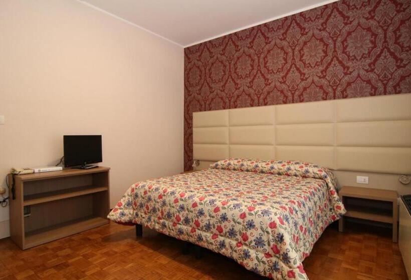 Семейный Номер, Ristorante Vittoria