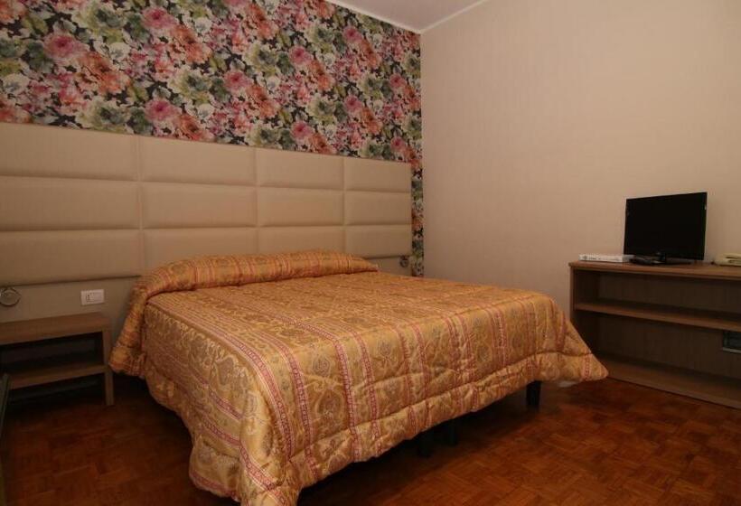 Семейный Номер, Ristorante Vittoria