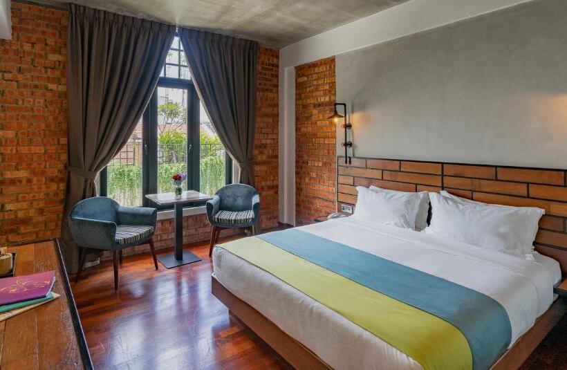 חדר דחוקס עם מיטת קינג, Treasures Hotel And Suites