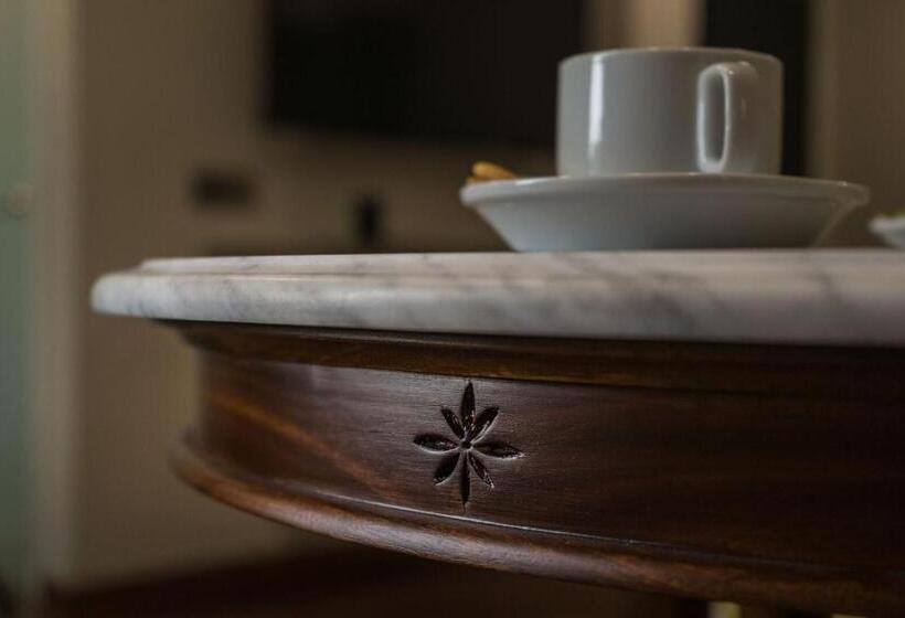 חדר משפחתי, Treasures Hotel And Suites