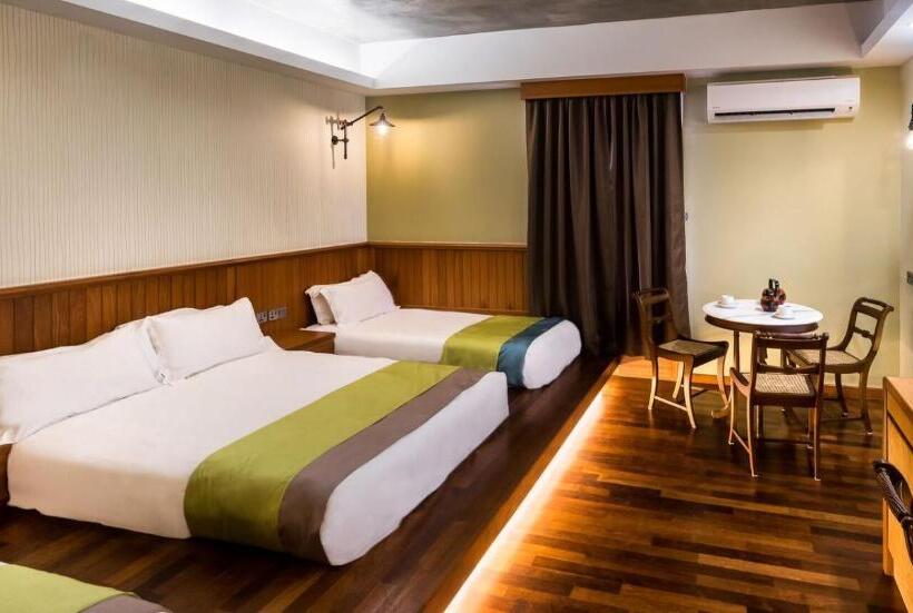 חדר משפחתי, Treasures Hotel And Suites