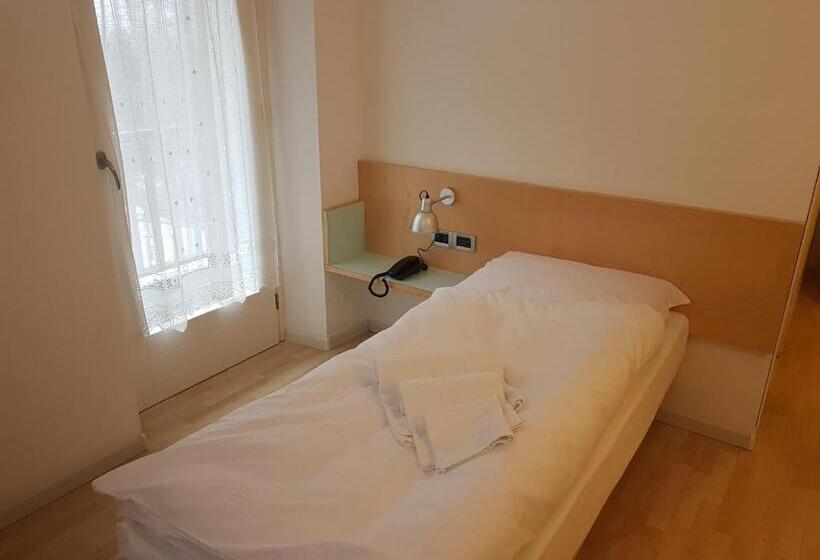 חדר סטנדרט יחיד עם מרפסת, Villa Paola