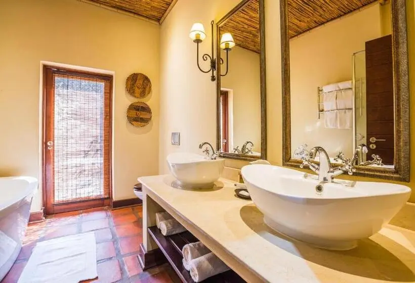 デラックススイート, Sondela Nature Reserve & Spa Country House