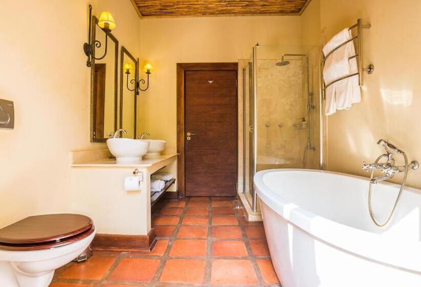 Люкс Повышенной Комфортности, Sondela Nature Reserve & Spa Country House