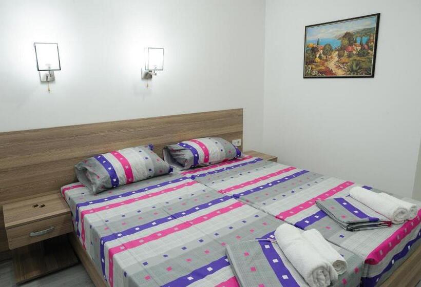 Chambre Standard, Atina Lux Hostel