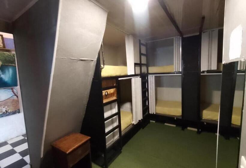 공동 객실, Hostel La Antigua Capsula