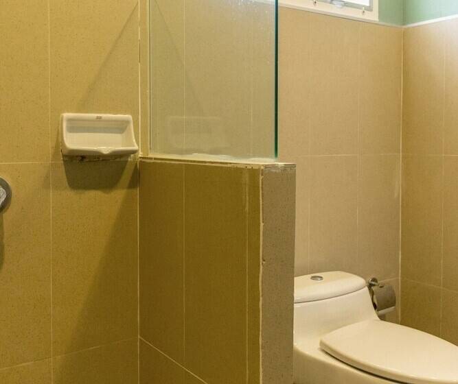 スタンダードルーム, 100 Boutique