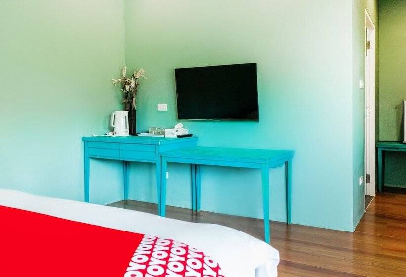 スタンダードルーム, 100 Boutique