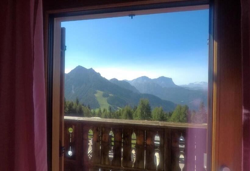 חדר סטנדרט לשלושה, Rifugio Graziani Hütte