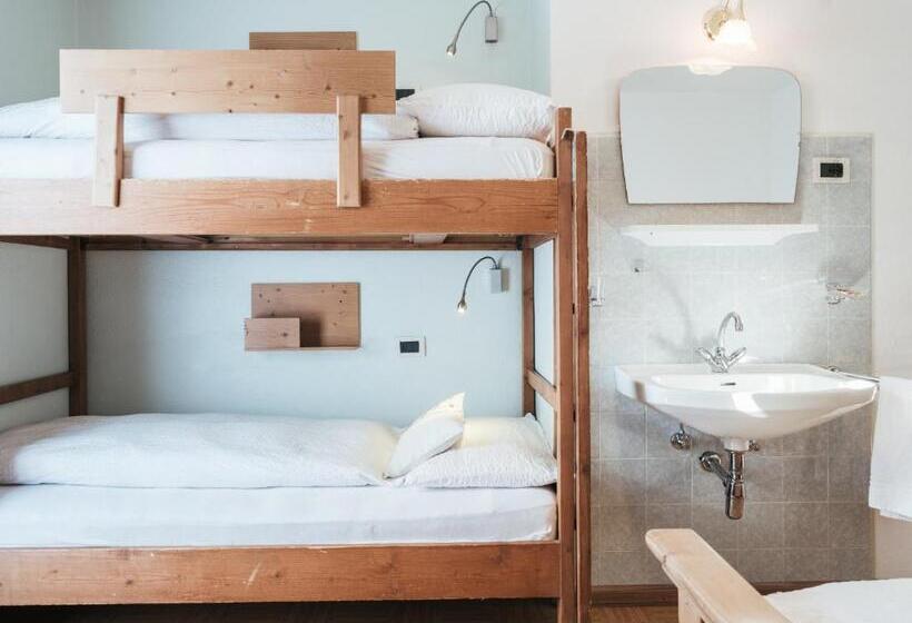 חדר סטנדרט לשלושה, Rifugio Graziani Hütte