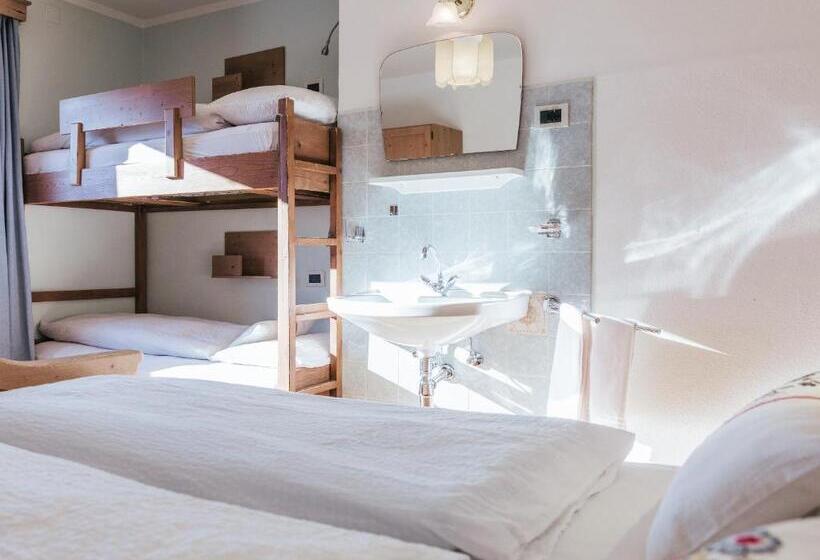 חדר סטנדרט לארבעה, Rifugio Graziani Hütte