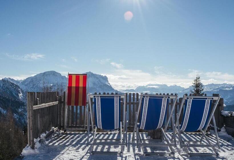 חדר משפחתי, Rifugio Graziani Hütte