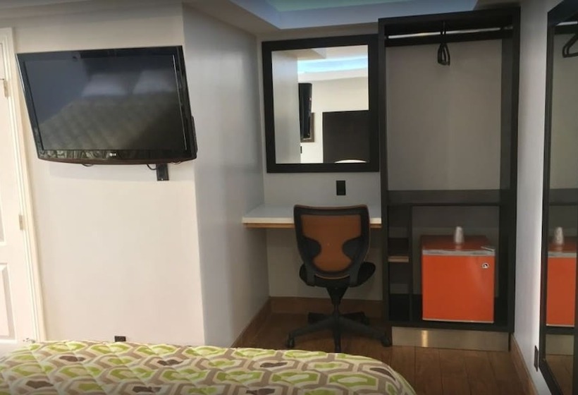 디럭스 룸, Mid City Inn