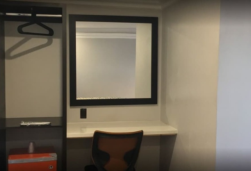 غرفة ديلوكس, Mid City Inn