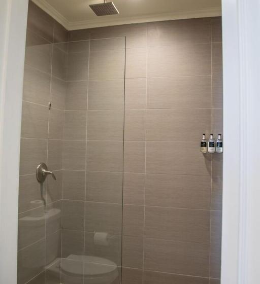 اتاق استاندارد با بالکن, The Fred Adults Only