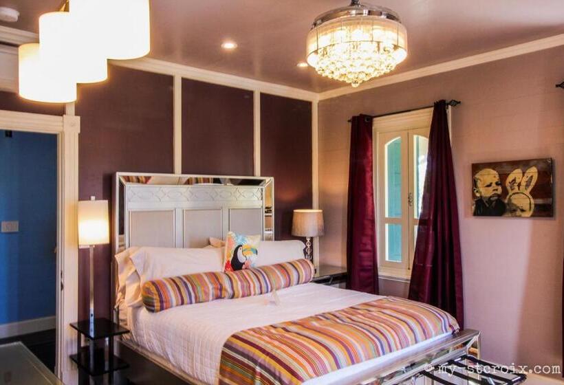 اتاق استاندارد با بالکن, The Fred  Adults Only