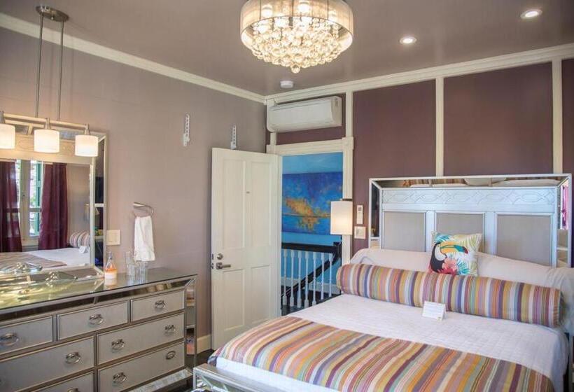 اتاق استاندارد با بالکن, The Fred Adults Only