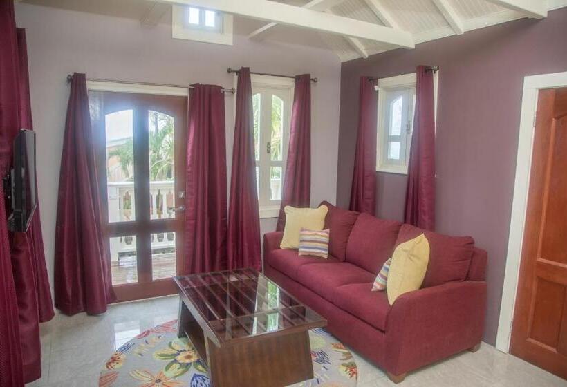 سوئیت با بالکن, The Fred Adults Only