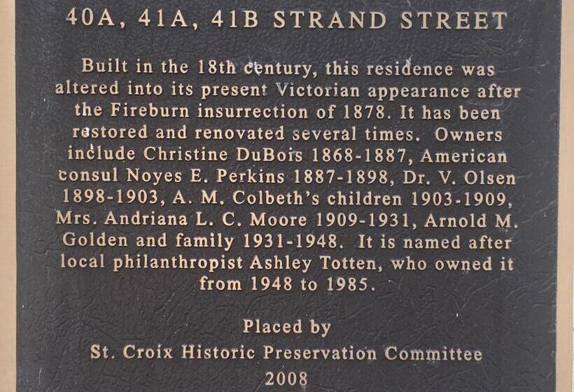 اتاق استاندارد با تخت بزرگ, The Fred Adults Only