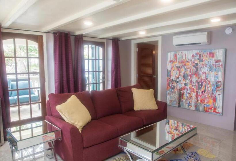 سوییت سوپریور, The Fred Adults Only