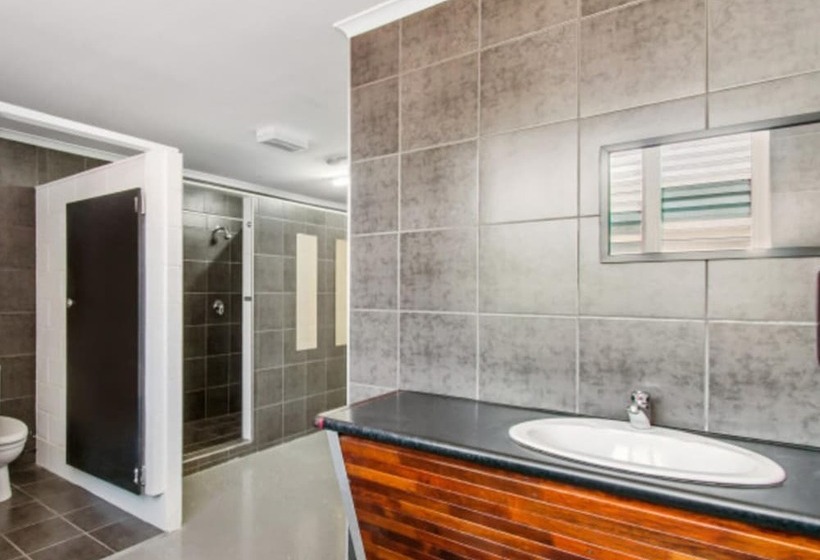 Letto in Camera Condivisa, Avenues Xchange