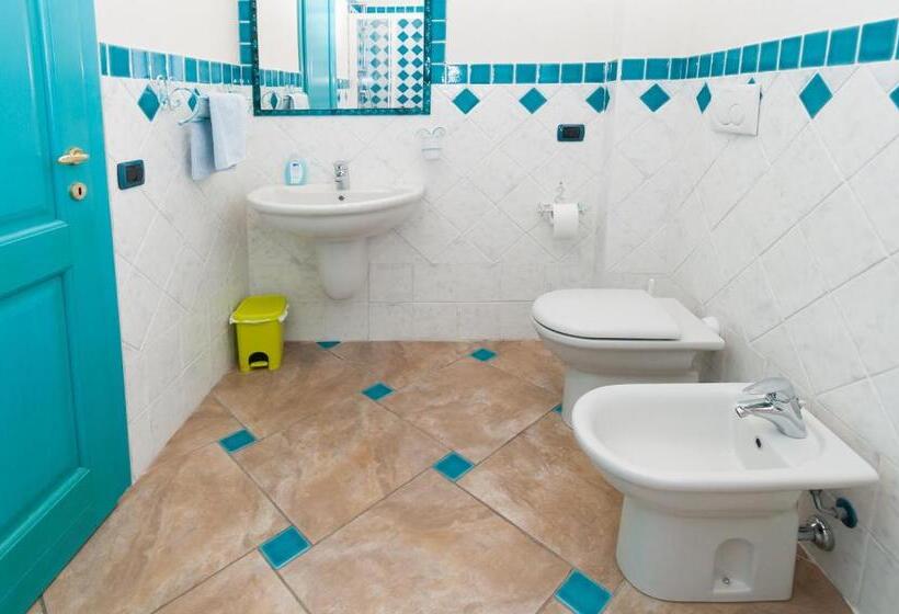 اتاق استاندارد, Giaco's Rooms