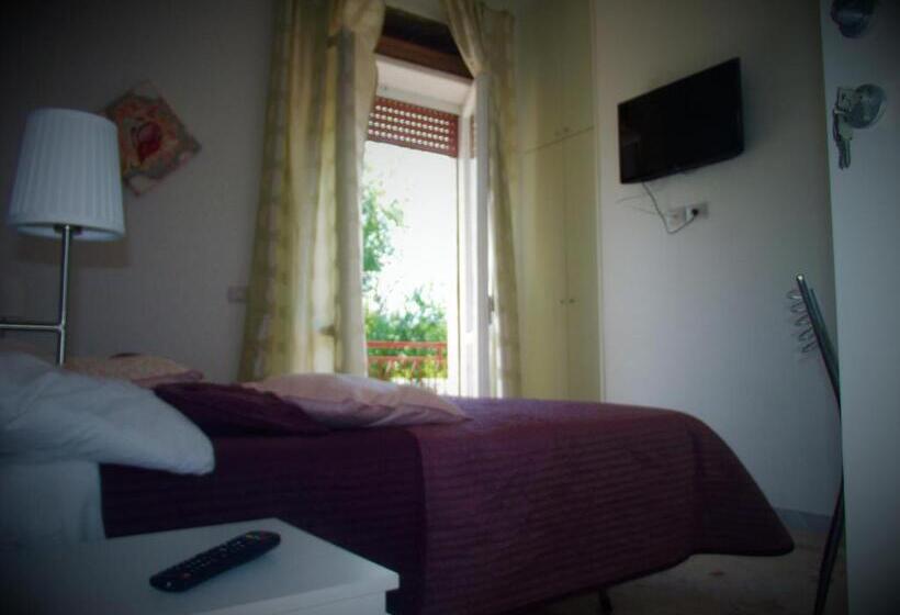 غرفة قياسية مزوَّدة بشُرفة, Il Rifugio D'amare