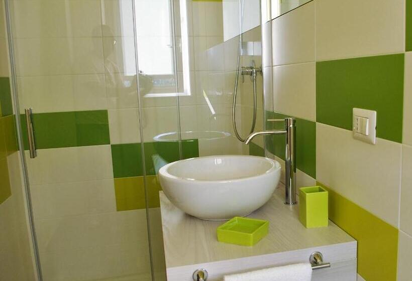 חדר סטנדרט לשלושה, La Giara