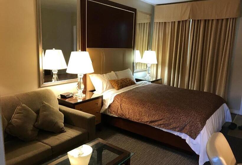 Номер Стандарт, Cardinal Court Motel