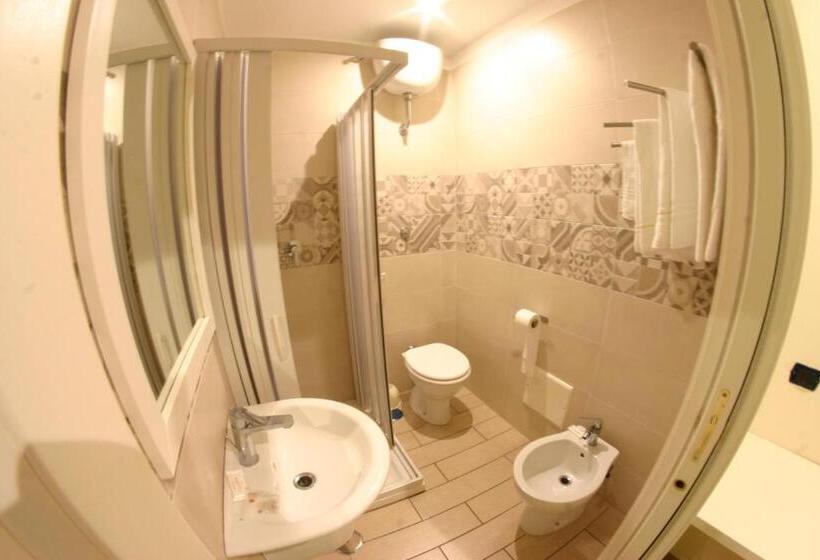 חדר סטנדרט יחיד, Chic