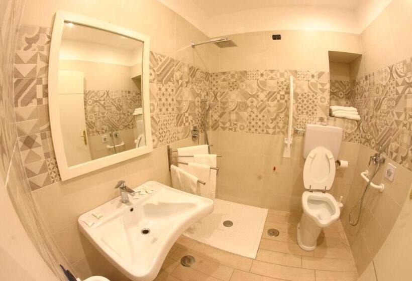 חדר סטנדרט, מיטת קינג, מותאם לאדם עם מוגבלויות, Chic