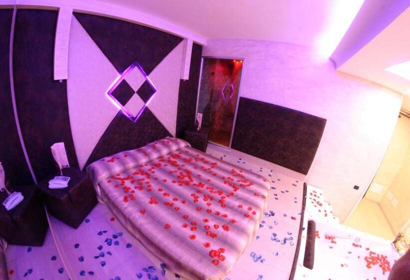 סוויטה דלוקס, Chic