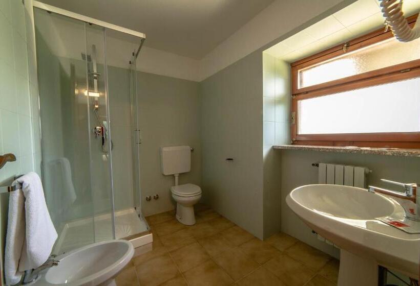 舒适三人间, & Restaurant Perret   Mountain People