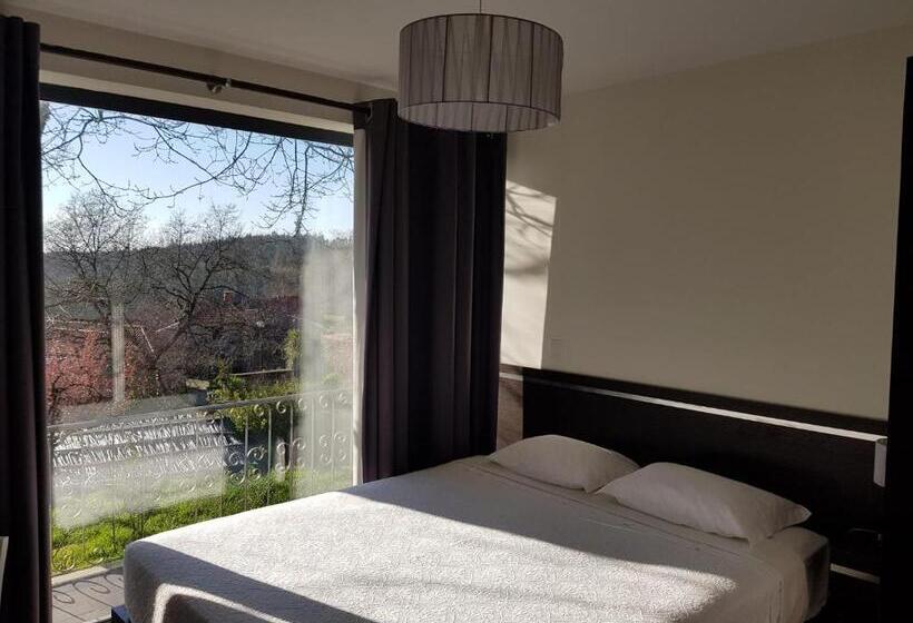 家庭套房, Trebid Ouro