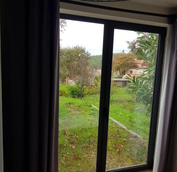 经济房, Trebid Ouro