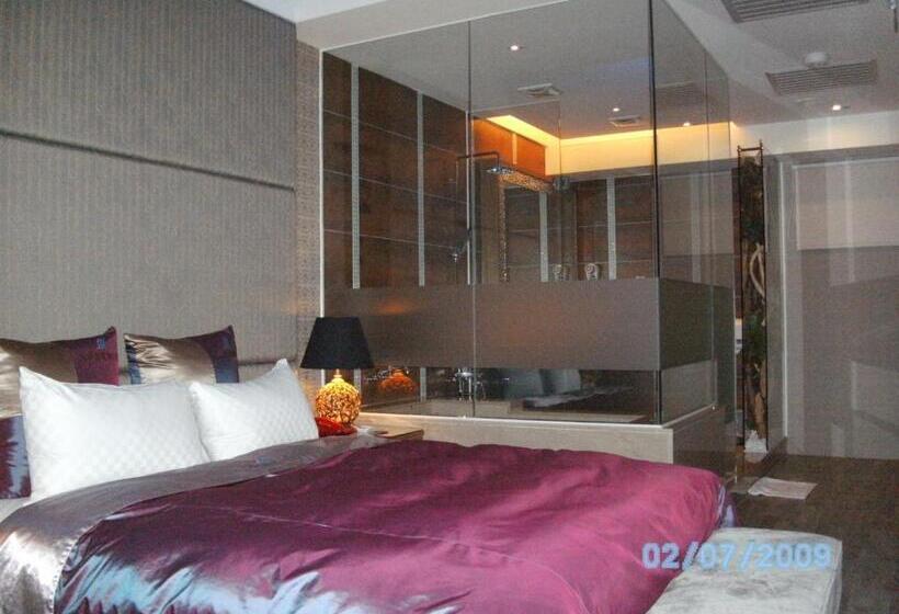 اتاق عادی, Milan Motel