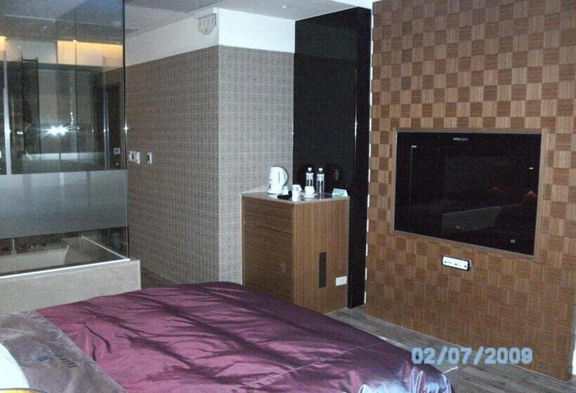 اتاق عادی, Milan Motel