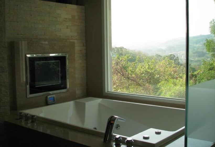 اتاق استاندارد با چشمانداز کوهستان, Milan Motel