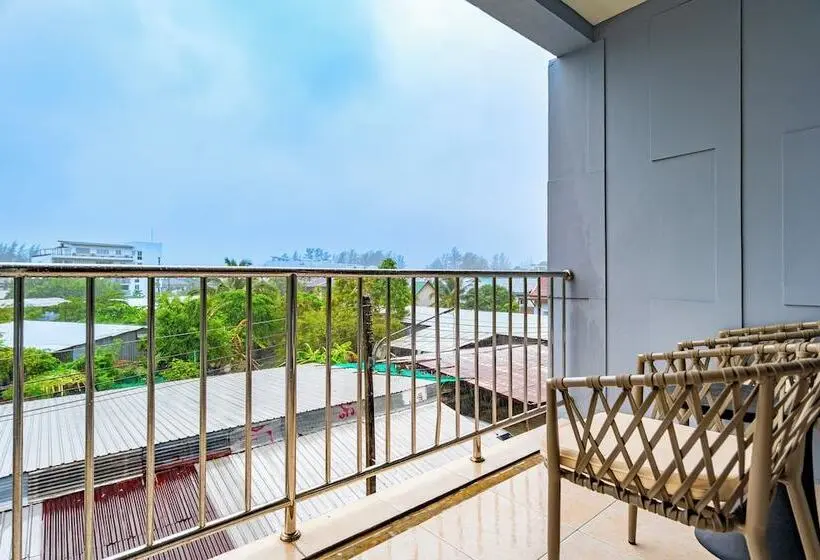 اتاق لوکس با بالکن, Ratana Platinum Resort